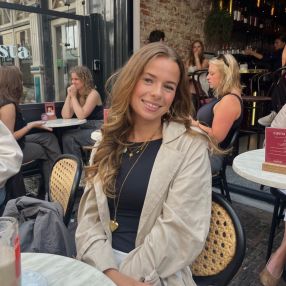 Karlijn, Babysitter in Nieuwleusen