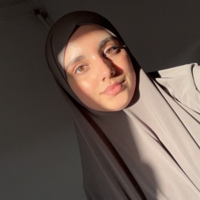 Safa, Babysitter in Den Haag