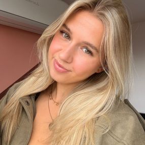 Nienke, Babysitter in Alblasserdam