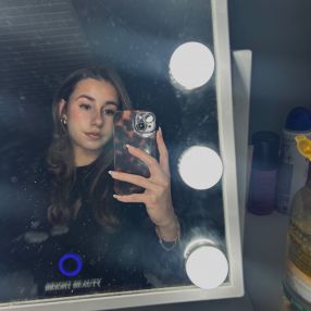Julia, Babysitter in Terneuzen