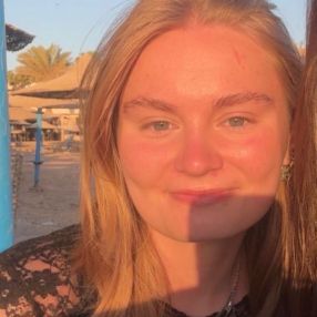 Indy, Babysitter in Wierden