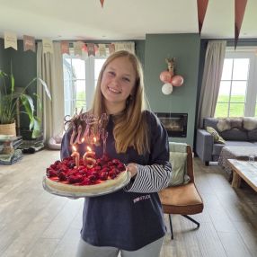 Jael, Babysitter in Bunschoten