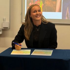 Loebna, Babysitter in De Kwakel