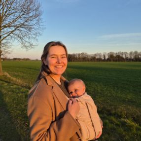 Laura, Gezin in Nijverdal