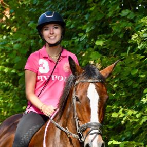 Bente, Oppas in Nieuw-Vennep