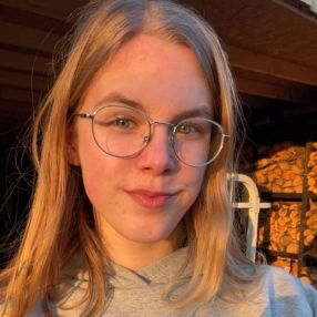 Esmee, Babysitter in Hardenberg