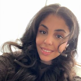 Nihal, Babysitter in Schiedam