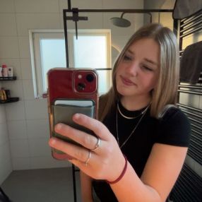 Esther, Babysitter in Veendam