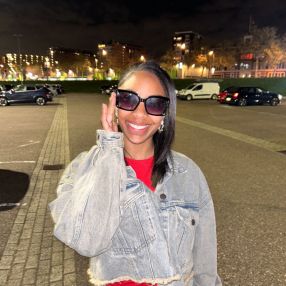 Chermensa, Babysitter in Woerden