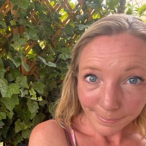 Kim-Madeleine, Babysitter in Hilversum