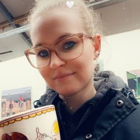 Anne-Elise, Babysitter in Blerick