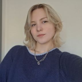 Féline, Babysitter in Velp