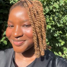 Ayomide, Babysitter in Zwijndrecht