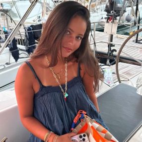 Floortje, Babysitter in Breukelen