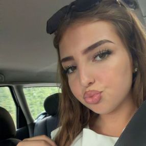 Layra-Dylana, Babysitter in Hoensbroek