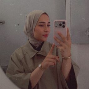 Latifa, Oppas in Groningen