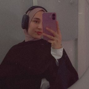 Latifa, Oppas in Groningen