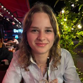 Fayla, Babysitter in Dordrecht