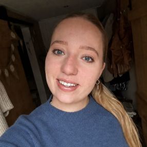 Tes, Babysitter in Soest