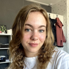 Floortje, Babysitter in Rijnsburg