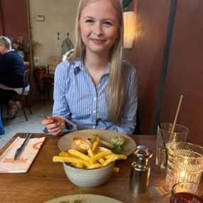 Lisa, Oppas in Het Hogeland