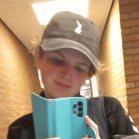 Fleur, Babysitter in Voorschoten
