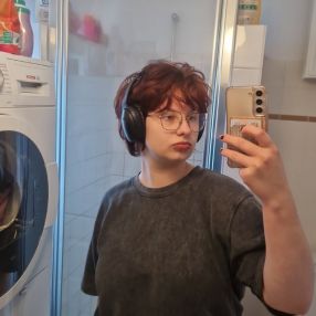 Evie, Babysitter in Leiderdorp