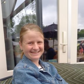 Veerle, Oppas in oudendijk