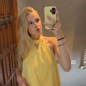 Aukje, Oppas in Grave
