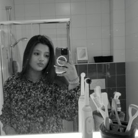 Dana, Babysitter in Vlijmen