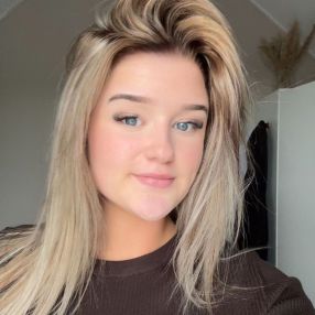 Roos, Babysitter in Raalte