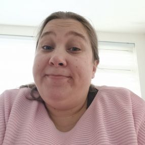 Renate Marina, Babysitter in Tiel