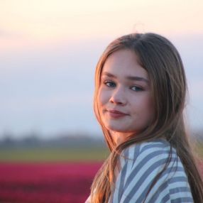 Demy, Babysitter in Veendam