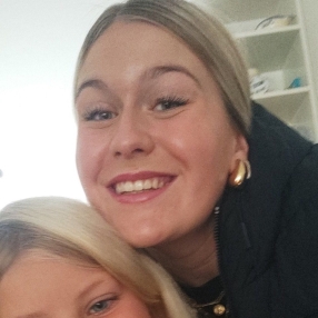 Naomi, Babysitter in Harkema
