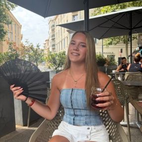 Ismee, Oppas in Steenwijk