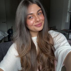 Gelena, Oppas in Hoef en Haag