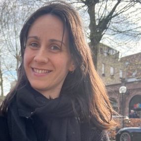 Bii-yazhe, Babysitter in Baarle-Nassau