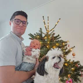 Viktar, Family in Weesp