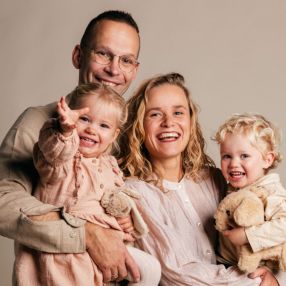 Amber, Gezin in Lopikerkapel