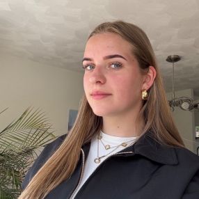 Nina, Oppas in Egmond aan Den Hoef