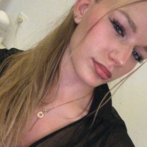 Yasmine, Oppas in Zevenaar