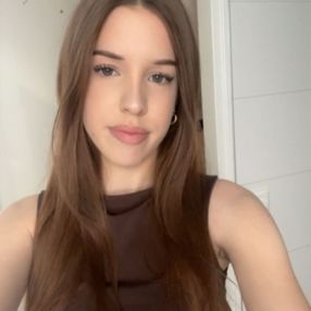 Nina, Babysitter in Appingedam