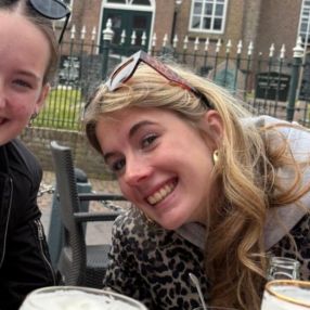 Juno, Babysitter in Almelo