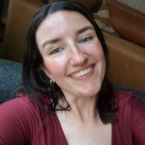 Esmay, Babysitter in Wageningen
