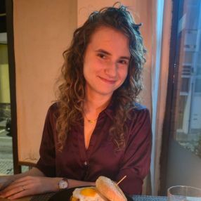 Myrne, Babysitter in 's-Heerenberg