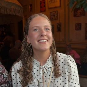 Sterre-Julie, Babysitter in Oosterhout