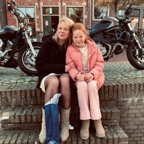 Janna, Babysitter in Damwald