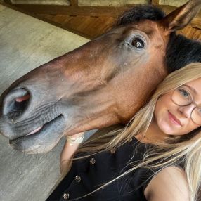 Sanne, Oppas in De Westereen