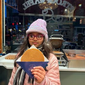 Ayushi, Gezin in Hoofddorp