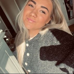 Nikki, Babysitter in Katwijk
